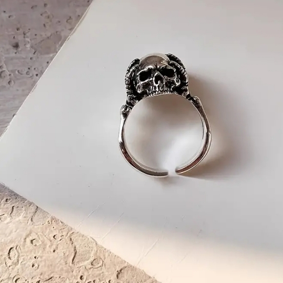 Skull head ring - Picture 4 of 5